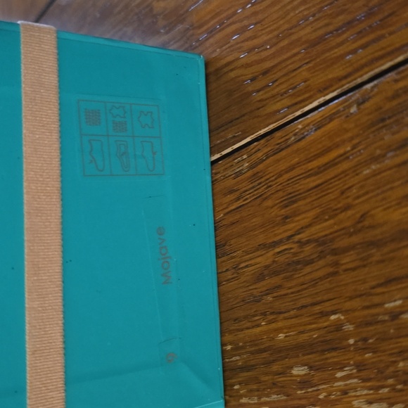 Tieks box and 2 color burlap flower topper - Picture 5 of 7